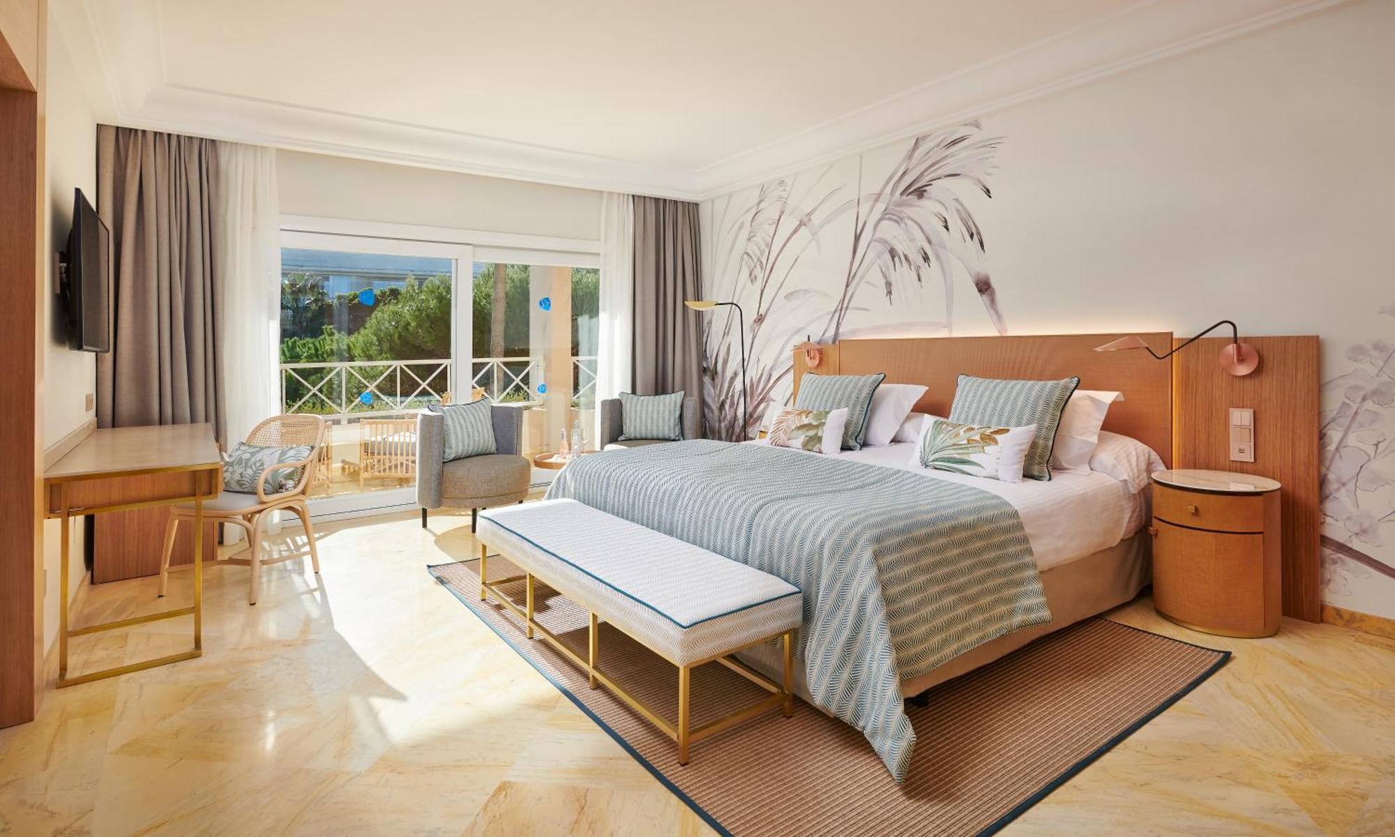 Premium Suite (2 Adults + 1 Child),258506529:JPEG