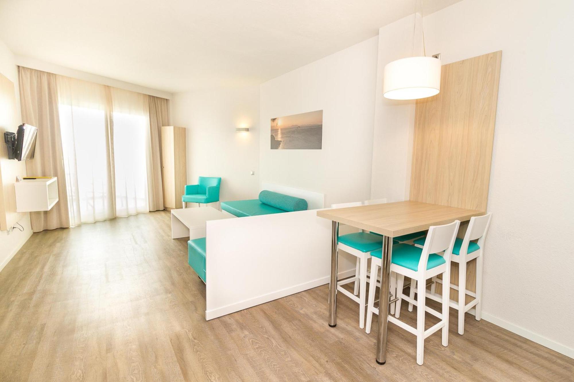 Two-Bedroom Apartment (4 Adults),1638481755:JPEG